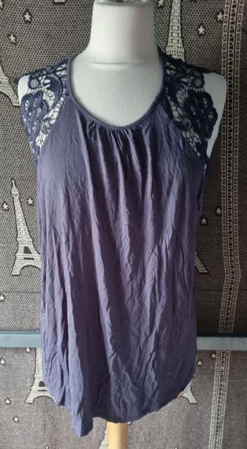 Top avec dentelle brodée taille XL