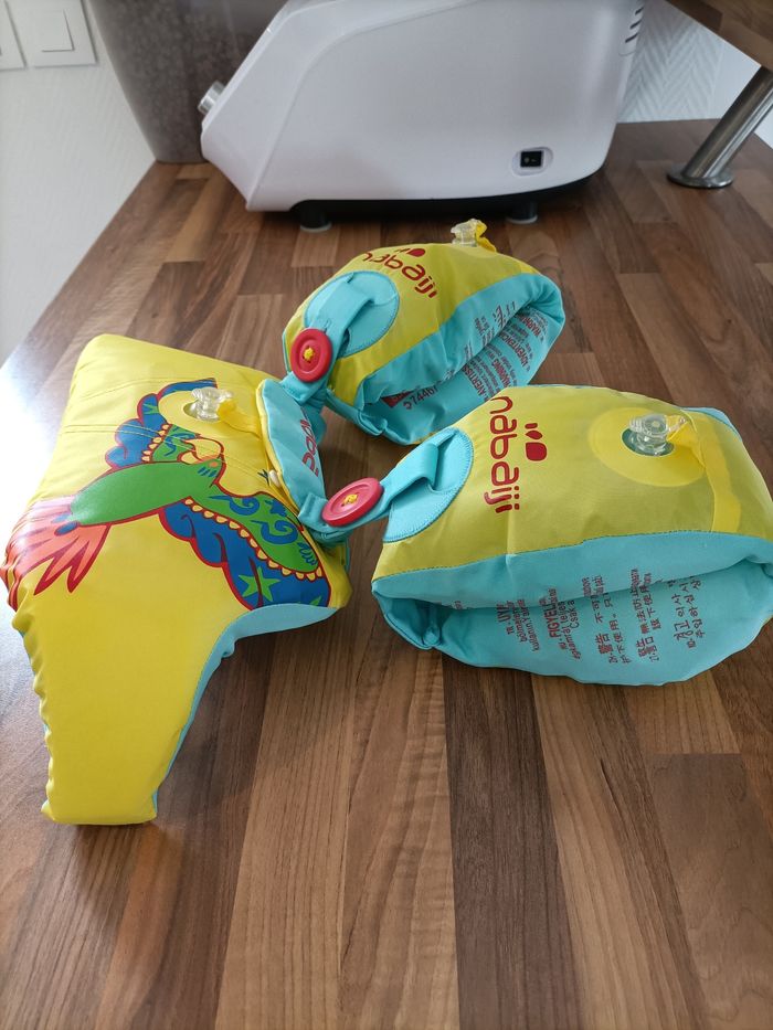 Gilet de flottaison 15-30 kg piscine Nabaiji jaune et bleu perroquet - photo numéro 4