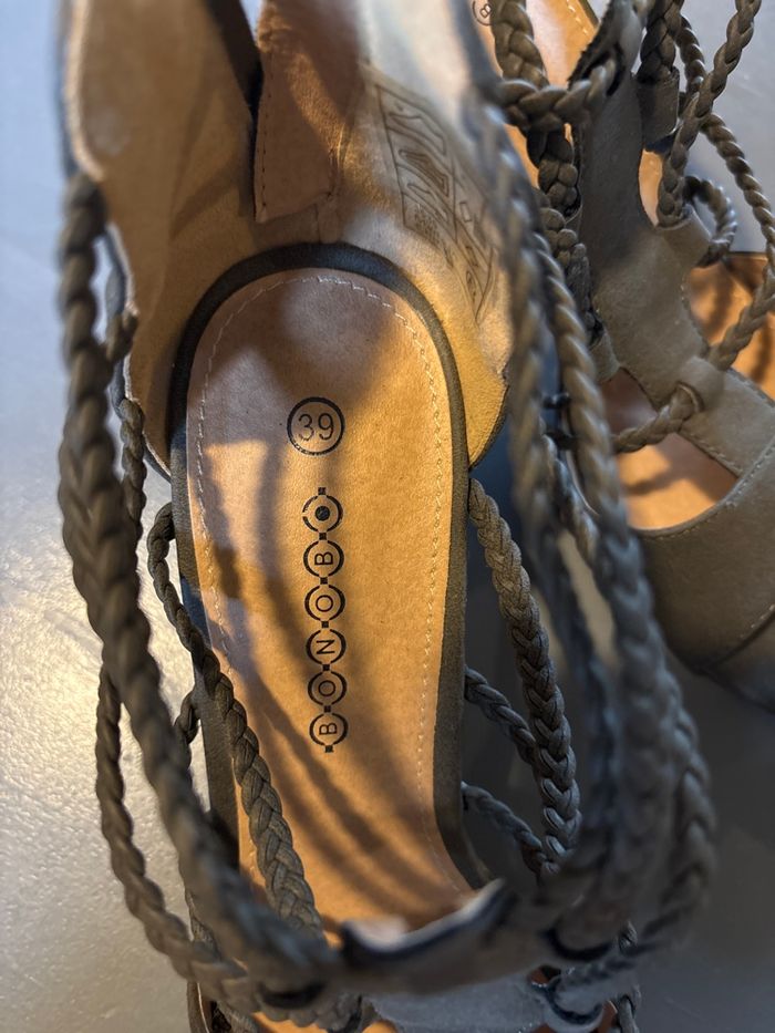 Chaussures à talons - photo numéro 3