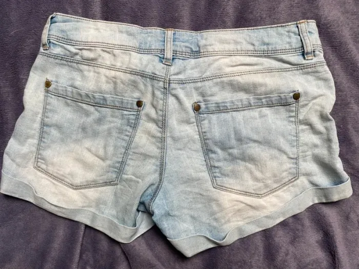 Short en Jean délavé Jennyfer taille 36 - photo numéro 2