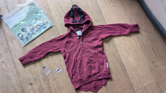 Superbe Hoodie Dino dark cerise manymonths conqueror