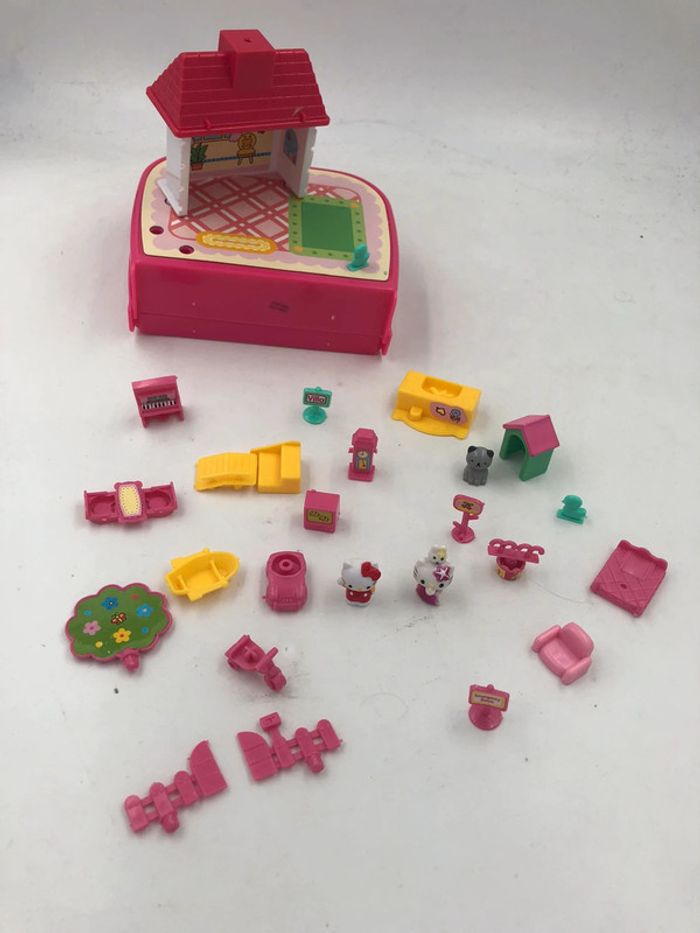 Valise de figurines mini univers Hello Kitty Sanrio Toho