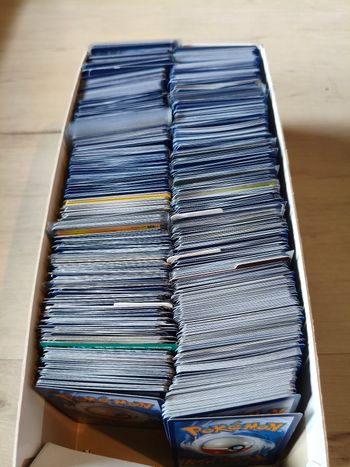 Lot de 100 cartes Pokémon VF en très bon état
