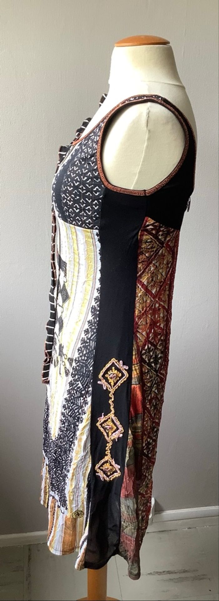 Robe Save The Queen - taille M - Made in Italy - photo numéro 4