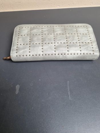 Portefeuille vert pale