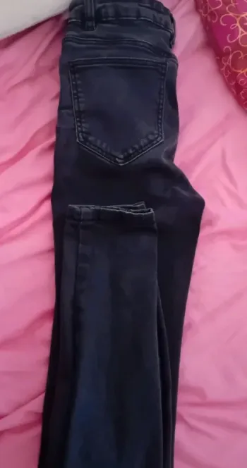 Très joli jean skinny noir Jennyfer en parfait état taille 32 ado