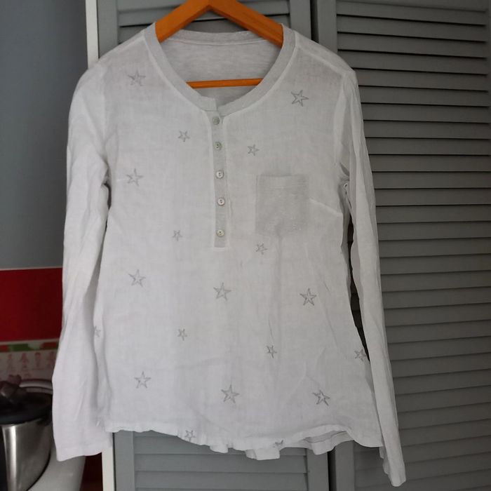 Haut 50% lin blanc avec étoiles argentées