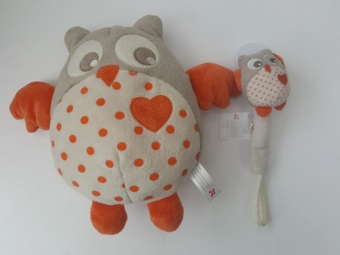 Ensemble peluche et attache tétine.