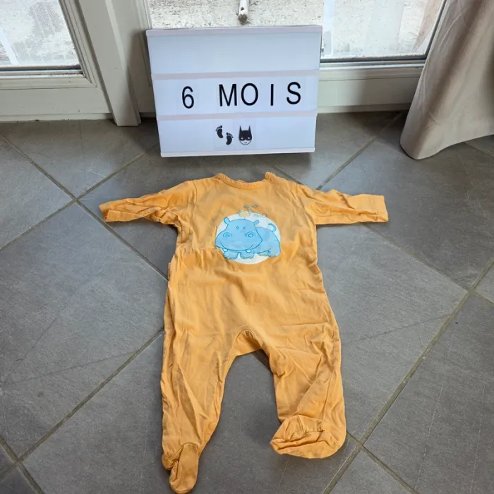 Lot vêtements 6 mois - photo numéro 11