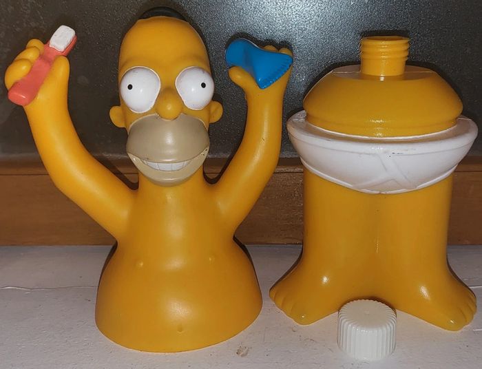 Grande figurine géante 25 Cm buste Homer Simpson en caleçon torse nu dans la salle de bain - photo numéro 4