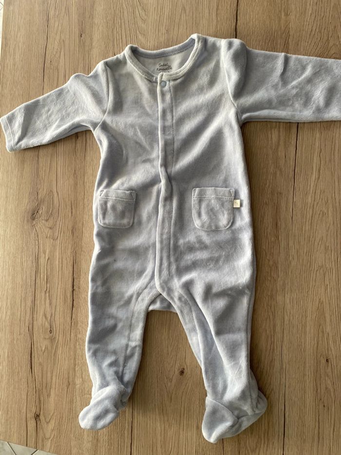 Lot 6 mois garçon 15 pièces (pyjamas/pantalons/pulls) - photo numéro 2