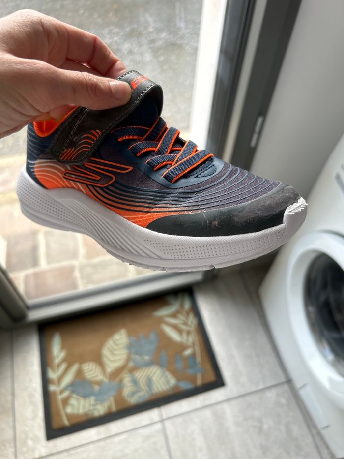 Basket Skecher taille 32 - photo numéro 3