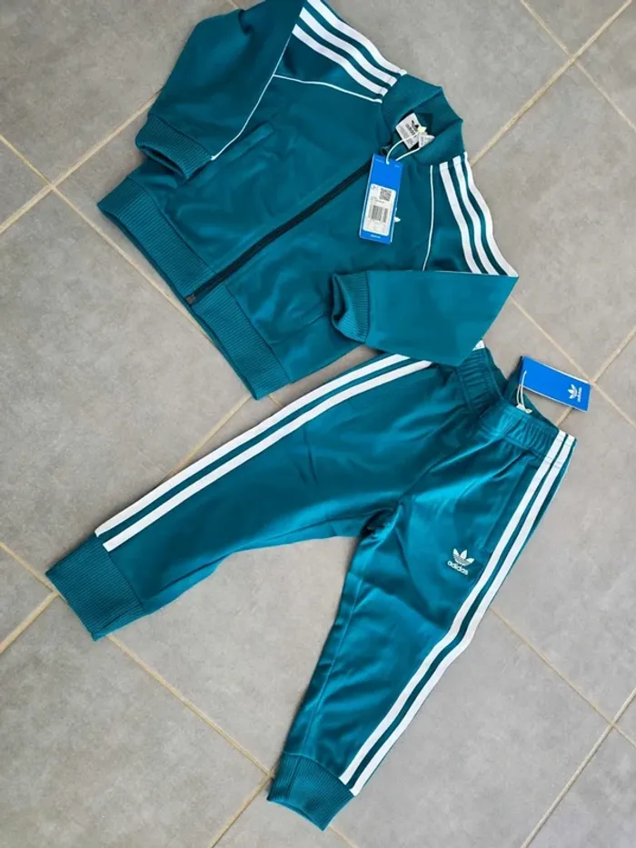 Magnifique Ensemble Adidas vert/turquoise - photo numéro 2