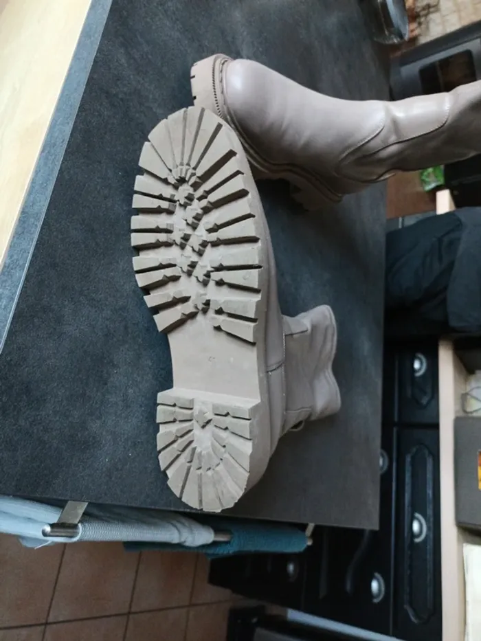 Bottines beiges de chez H et M - photo numéro 3