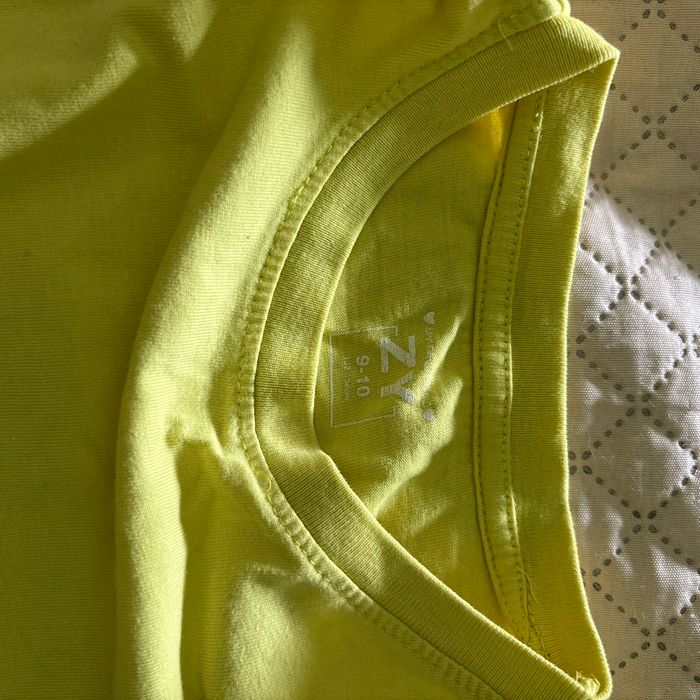 tee shirt jaune - photo numéro 2