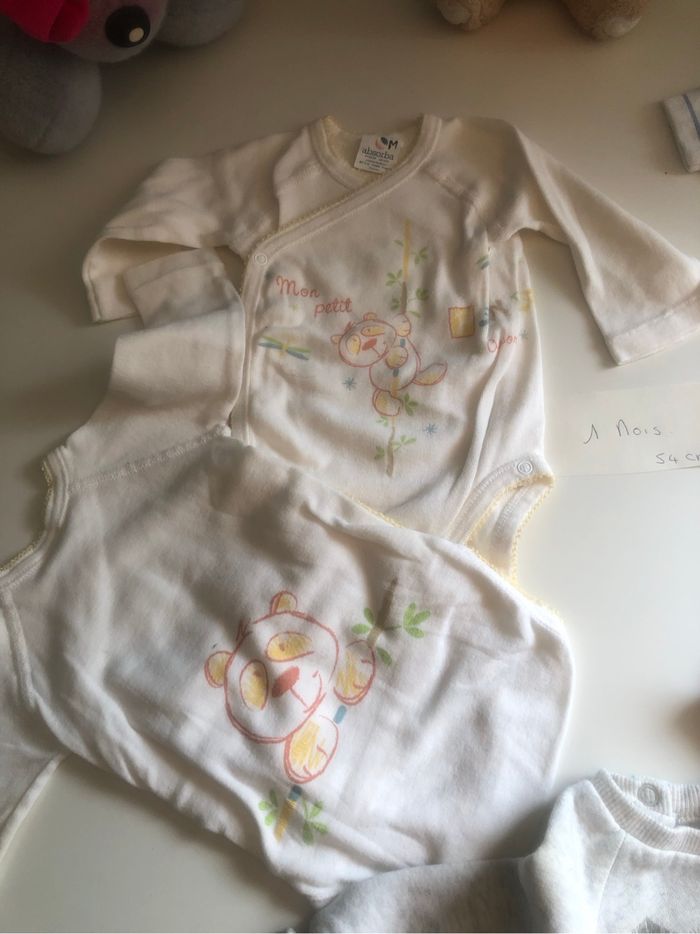 Lot vêtements 1 mois - photo numéro 3