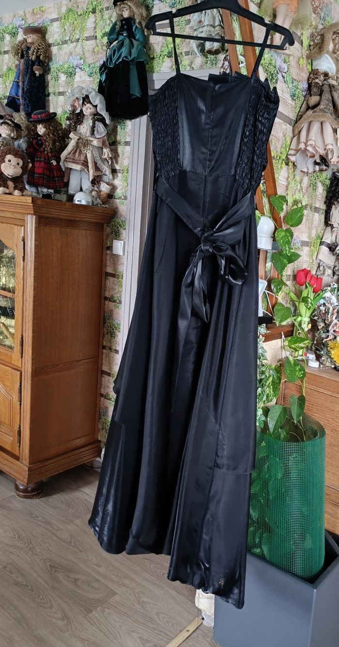 Jolie robe de soirée - photo numéro 2