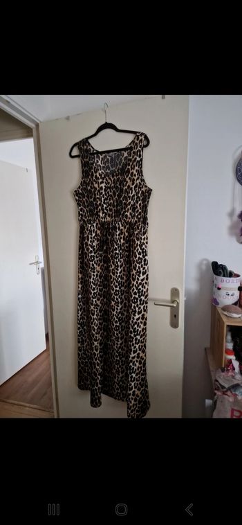 Robe léopard  taille 44
