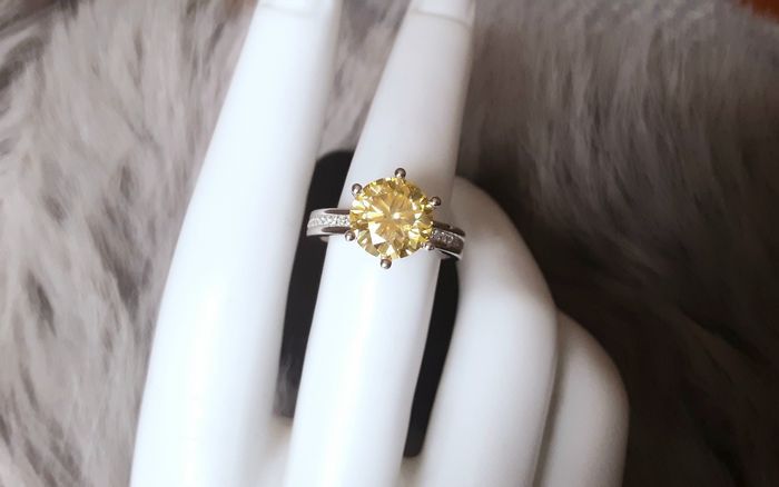 Bague gravée Au750 mariage fiançailles anniversaire Moissanite jaune 9mm 3carats cadeau pour elle - photo numéro 4