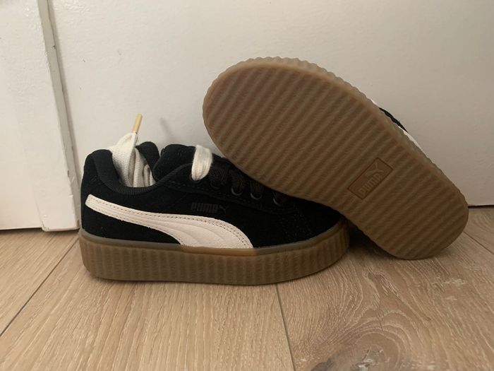 Basket Puma Fenty creeper noir neuve 
Taille 31 
Jamais portée

2 lacets un blanc et un noir⁸