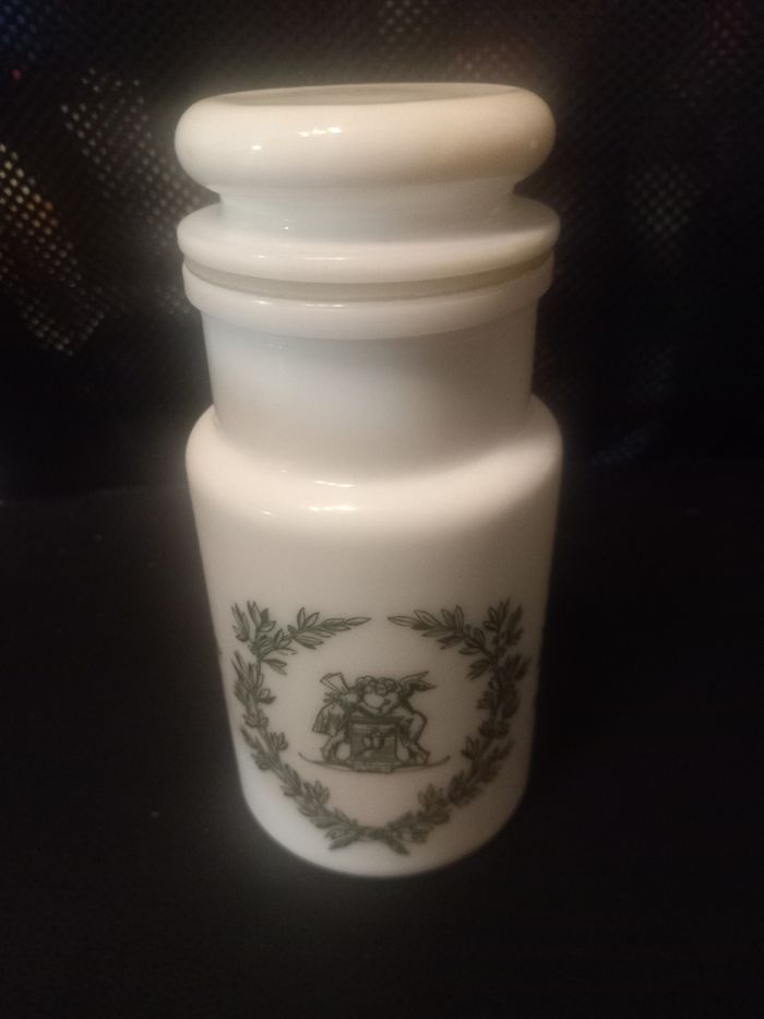 Petit pot en verre opale avec décors - photo numéro 3