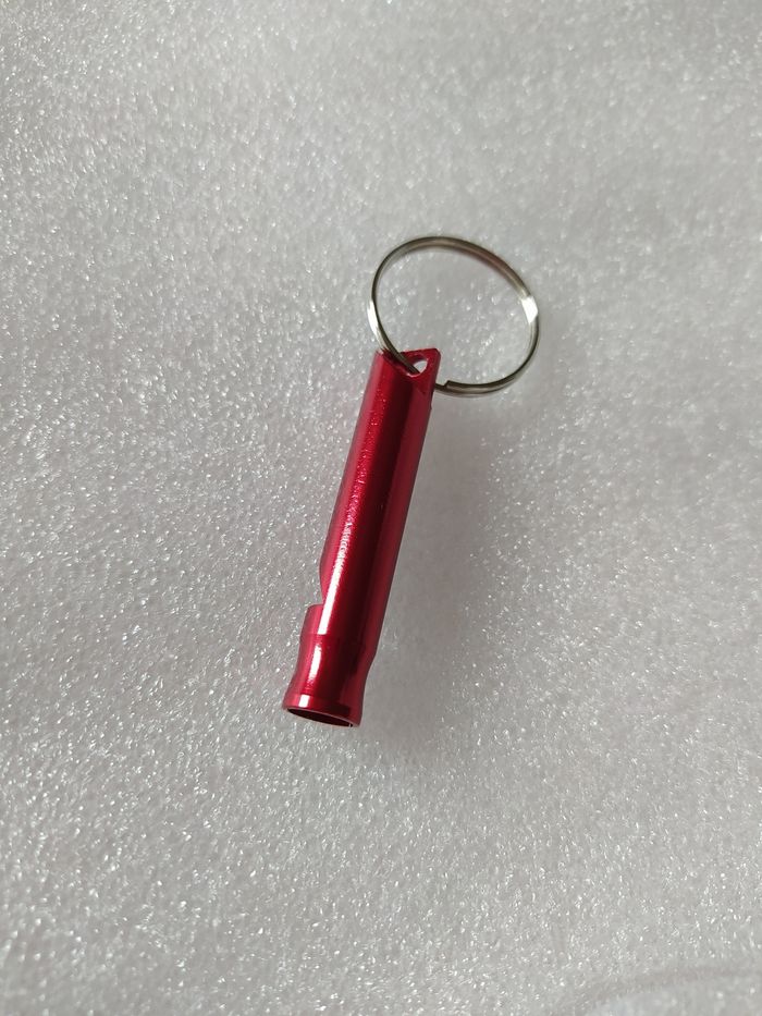 Sifflet rouge porte clé - photo numéro 2