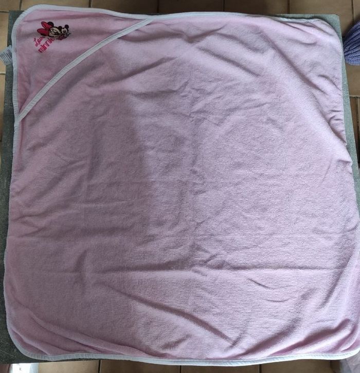 Cape de bain bébé fille Minnie