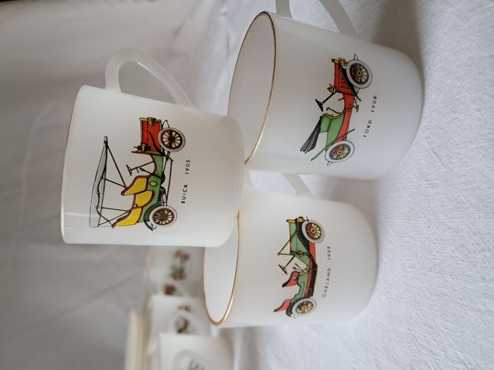 Lot de 11 tasses + 11 sous tasses Arcopal liseré or France Vieux tacots vieilles voitures vintage an - photo numéro 7