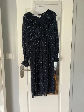 Robe à pois longue bleu marine