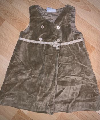 Jolie robe marron clair 12/18 mois