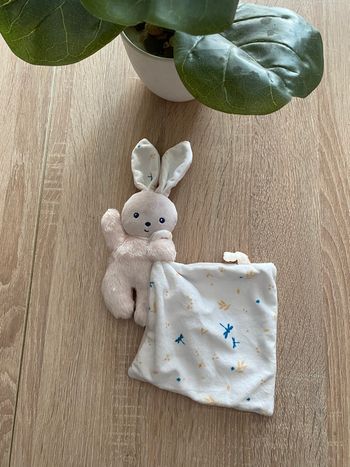 Doudou lapin rose kaloo
