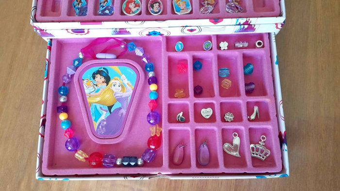 Coffret boîte à bijoux charms Princesses Disney - photo numéro 4