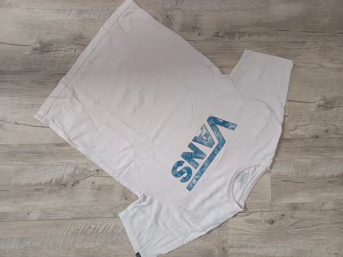 Tee shirt vans .