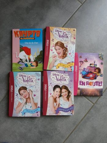 Lot de 5 livres violetta, en route, krypto