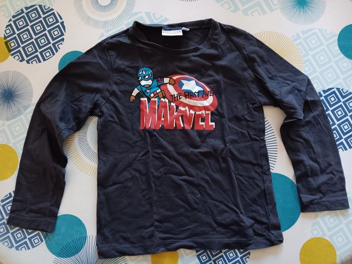 Lot pulls et tee shirt manches longues - photo numéro 4