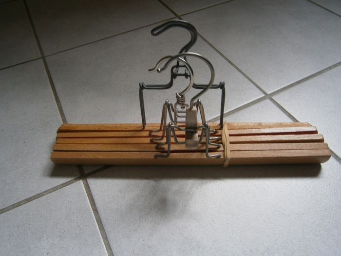 Lot de 3 cintres à pince en bois 35 cm - photo numéro 2