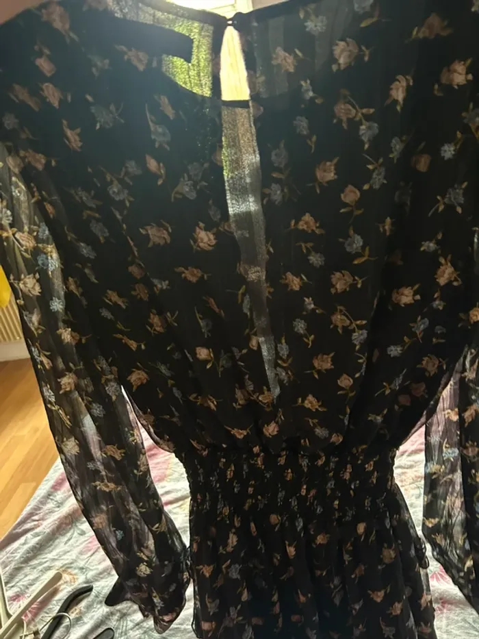 Robe dos ouvert - photo numéro 4