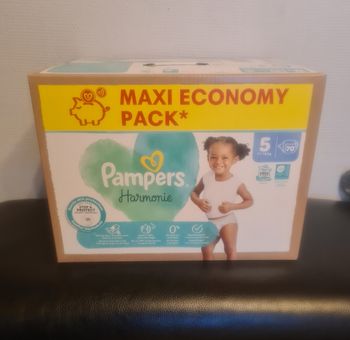 Maxi pack pampers harmonie taille 5 de 70 couches NEUF