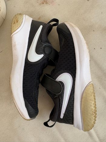 Running noir Nike T28