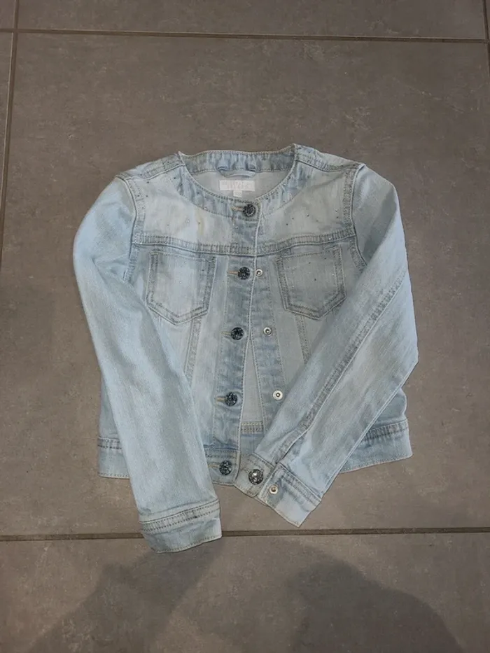 Veste en jean léger strass