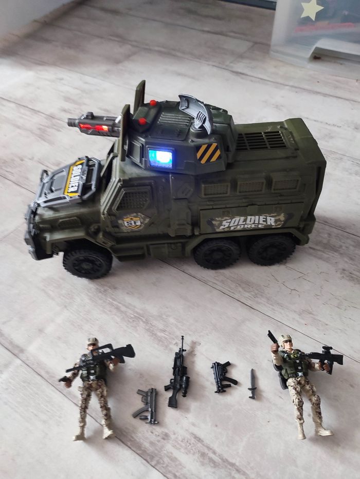 Camion militaire - photo numéro 2