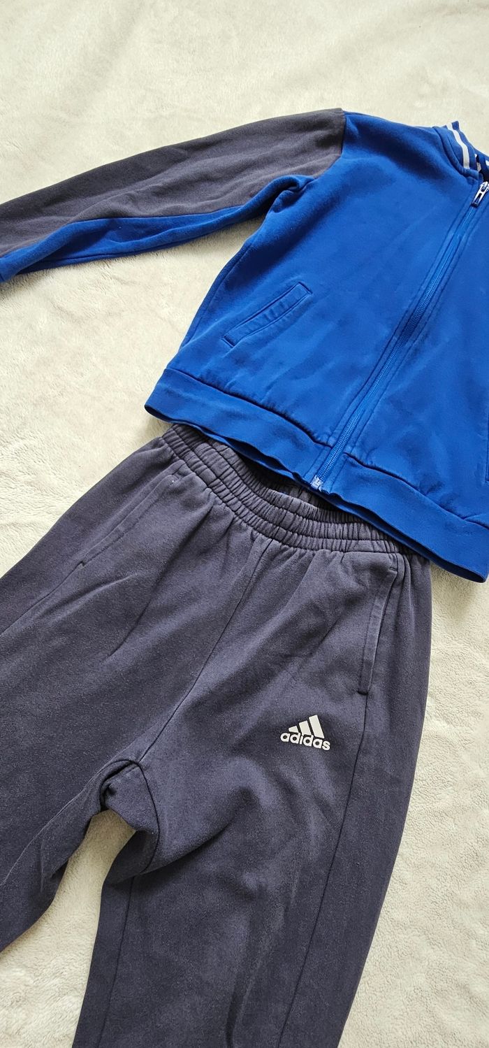 Ensemble de Adidas enfant taille  9-10 ans - photo numéro 4