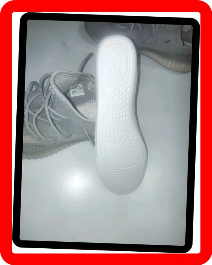 Adidas Yeezy boost 350 v2 taille 42 - photo numéro 5
