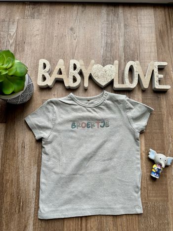 - Tee shirt United Cuddles & smiles - 18 mois - Très bon état 