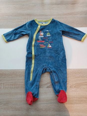 Pyjama pirate is good sailor