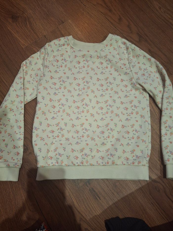 Sweat à fleurs Kiabi 8ans
