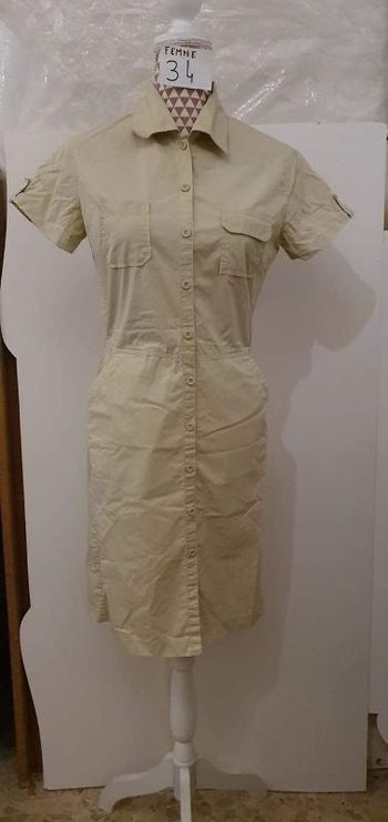 Robe , beige, en coton, en très très bon état, longueur 93cm ,marque Camaïeu =8€