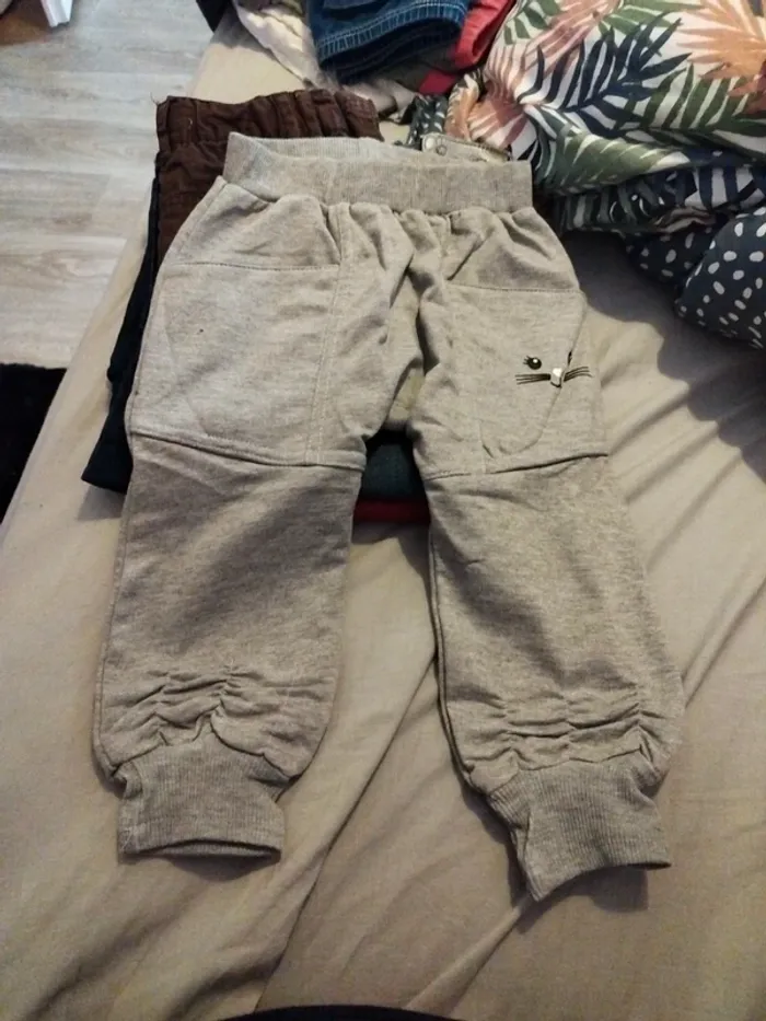 Lot 6 pantalon 2/3 ans - photo numéro 4
