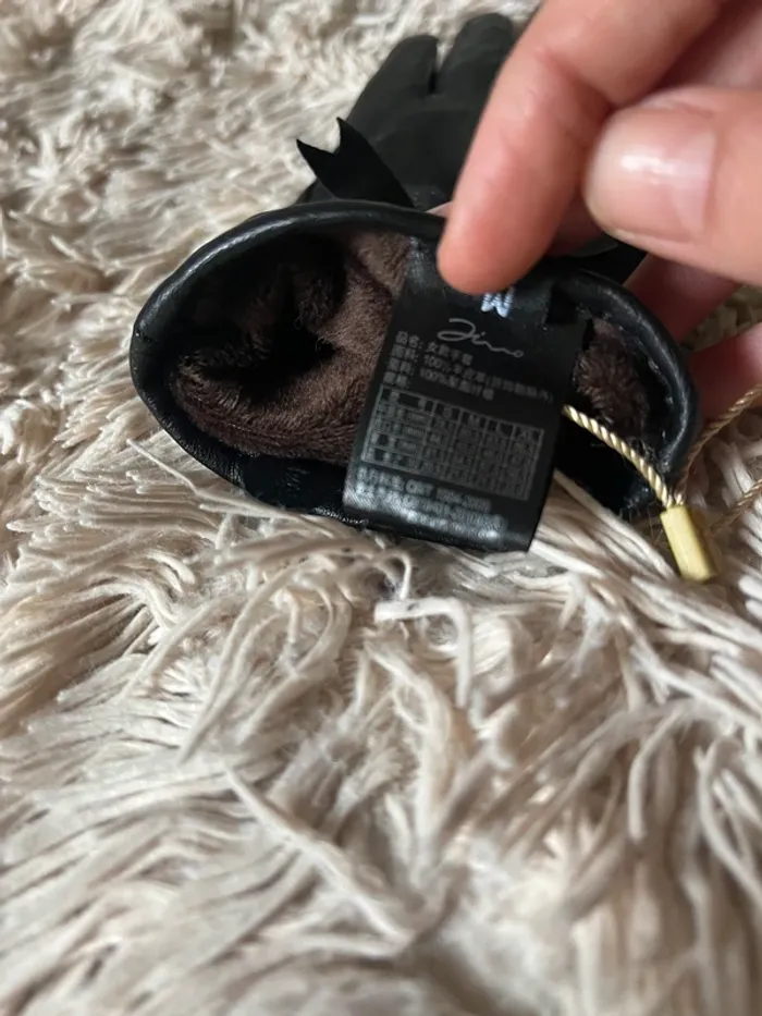 Black lined lambskin gloves, size M - photo numéro 6