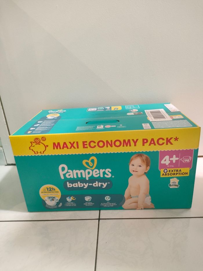 98 Couches taille 4+ Pampers